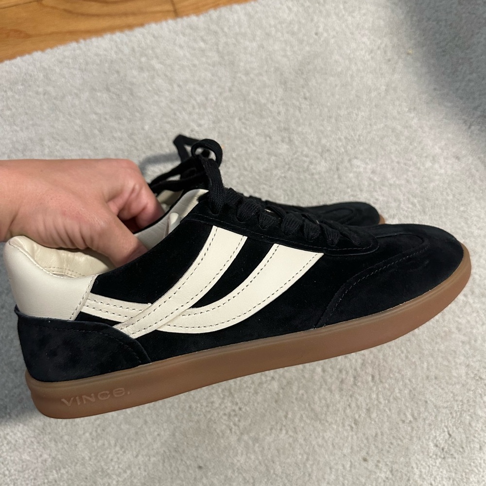 Vince Oasis sneakers size 8.5 black